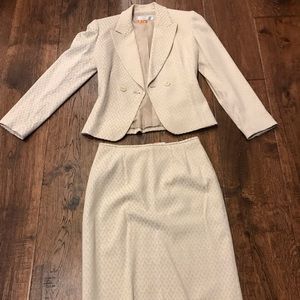 Tahari business suit 4P